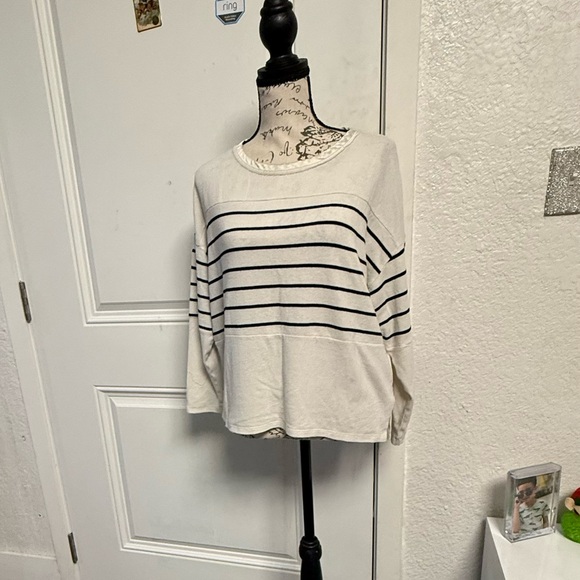 Zara Cream and Black Striped Sweater - Picture 2 of 8